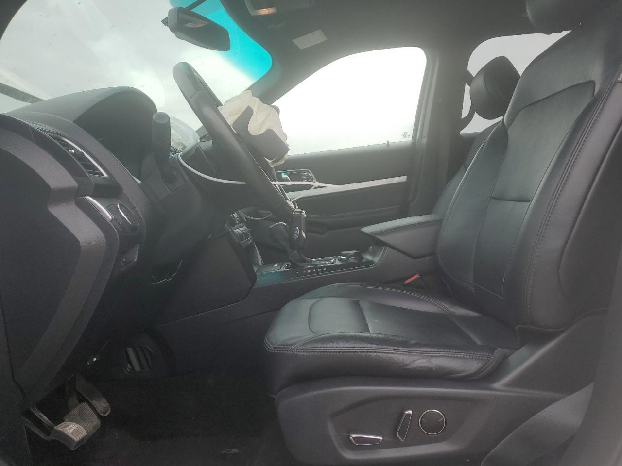 Ford Explorer Xlt Image 9