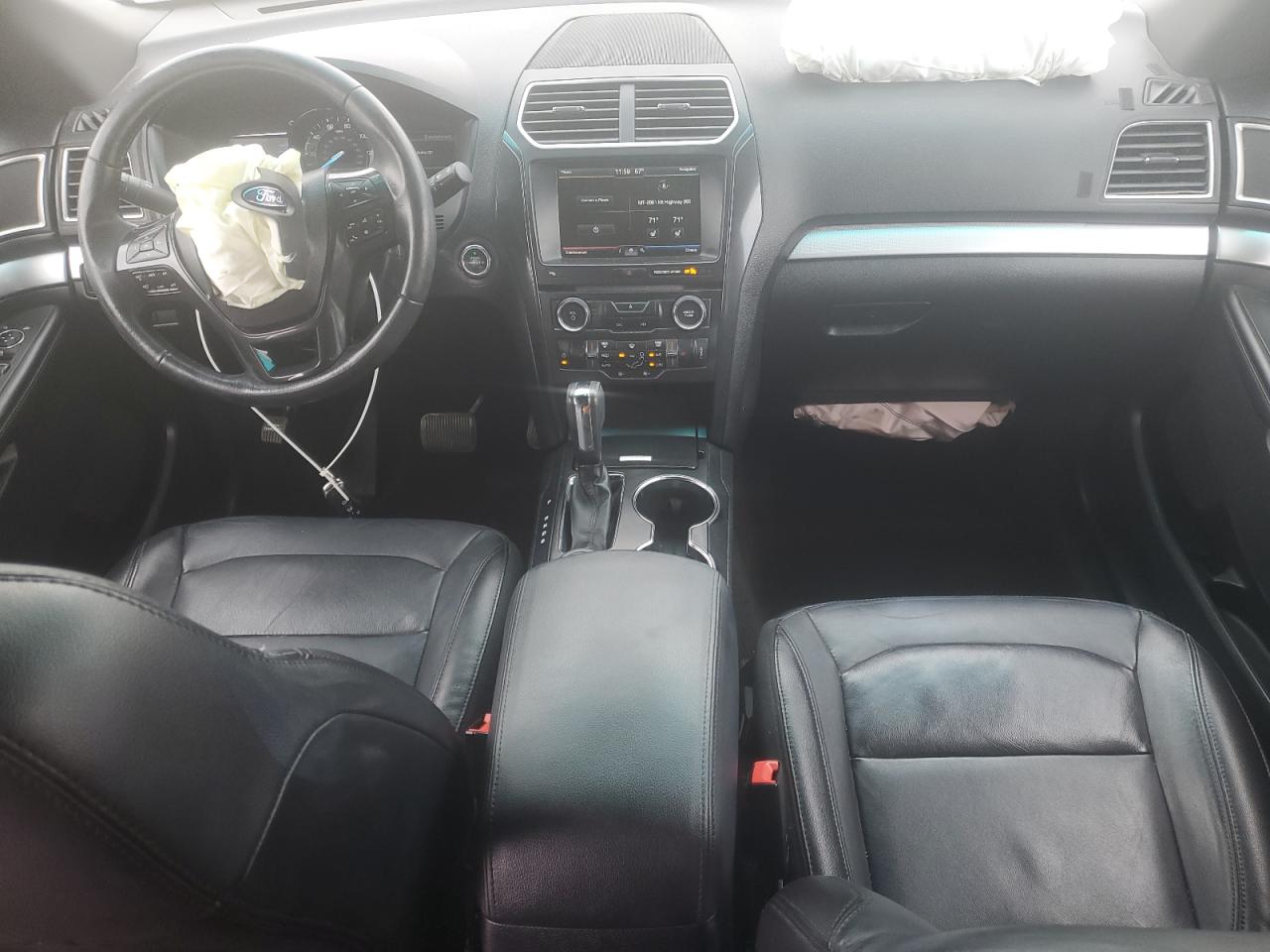 Ford Explorer Xlt Image 4