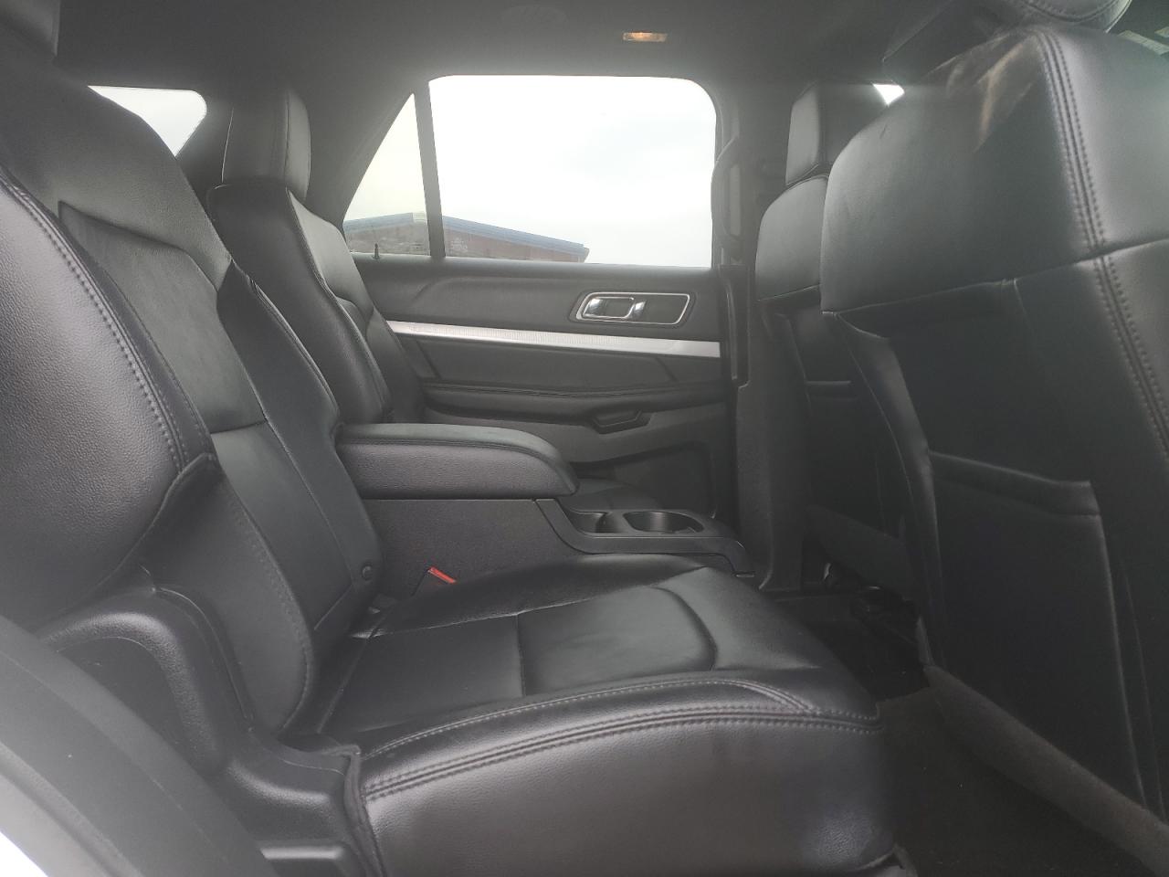 Ford Explorer Xlt Image 12