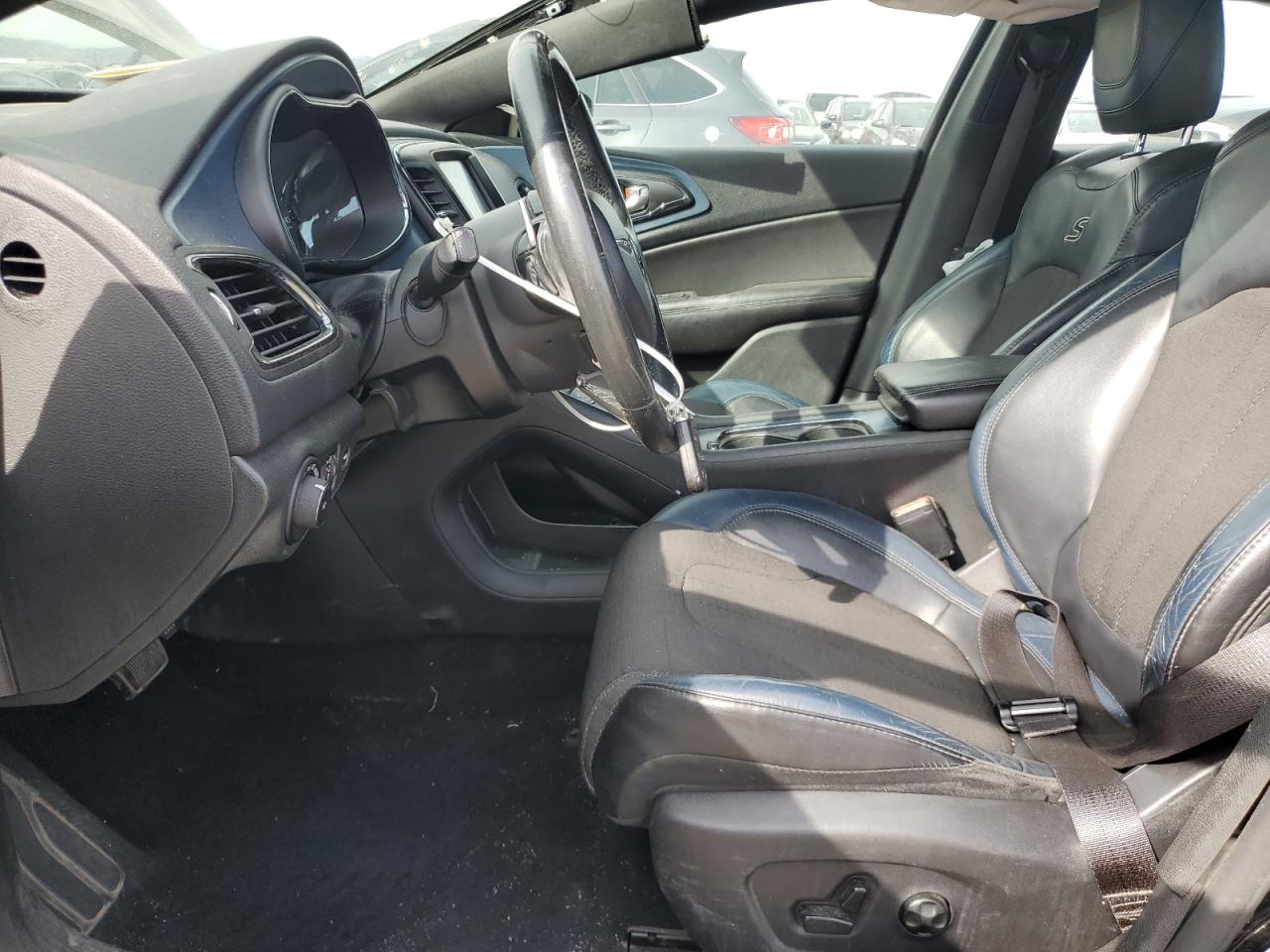 Chrysler 200 S Image 7