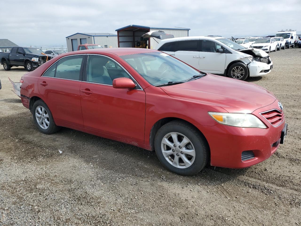 Toyota Camry Base Image 3