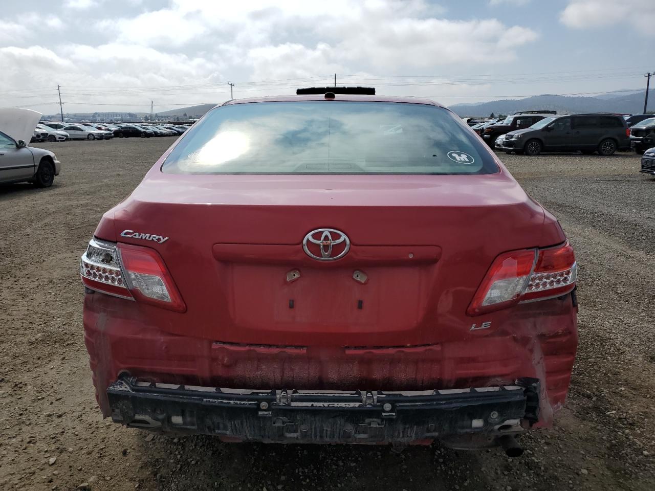 Toyota Camry Base Image 7