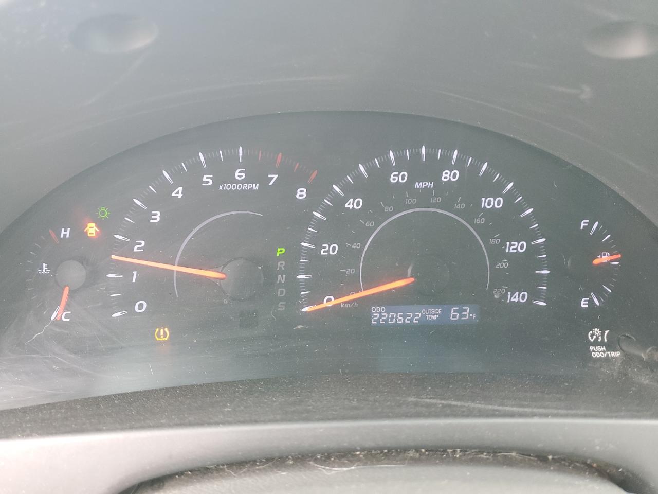 Toyota Camry Base Image 9