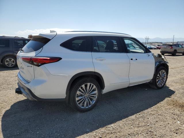 Toyota Highlander Hybrid Platinum Image 3