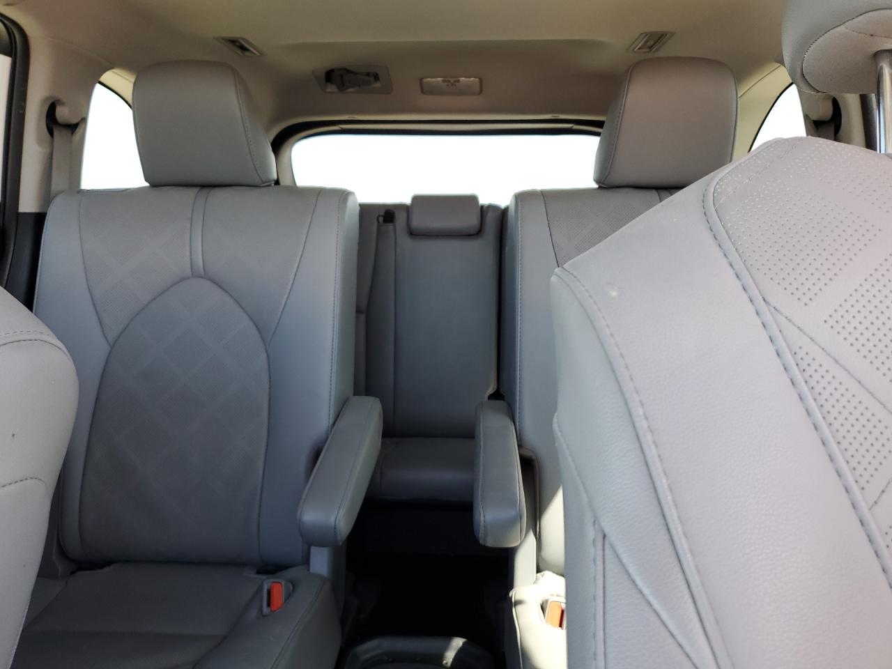 Toyota Highlander Hybrid Platinum Image 7