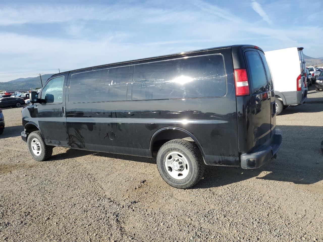 Chevrolet Express Image 12