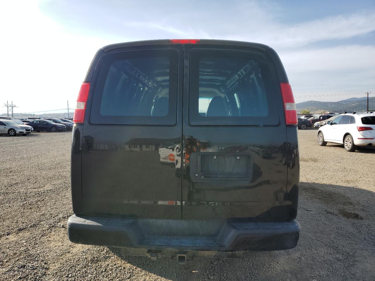 Chevrolet Express Image 13