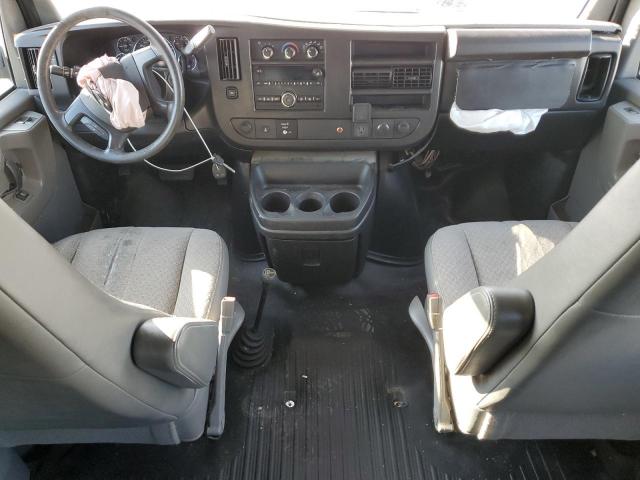 Chevrolet Express Image 6