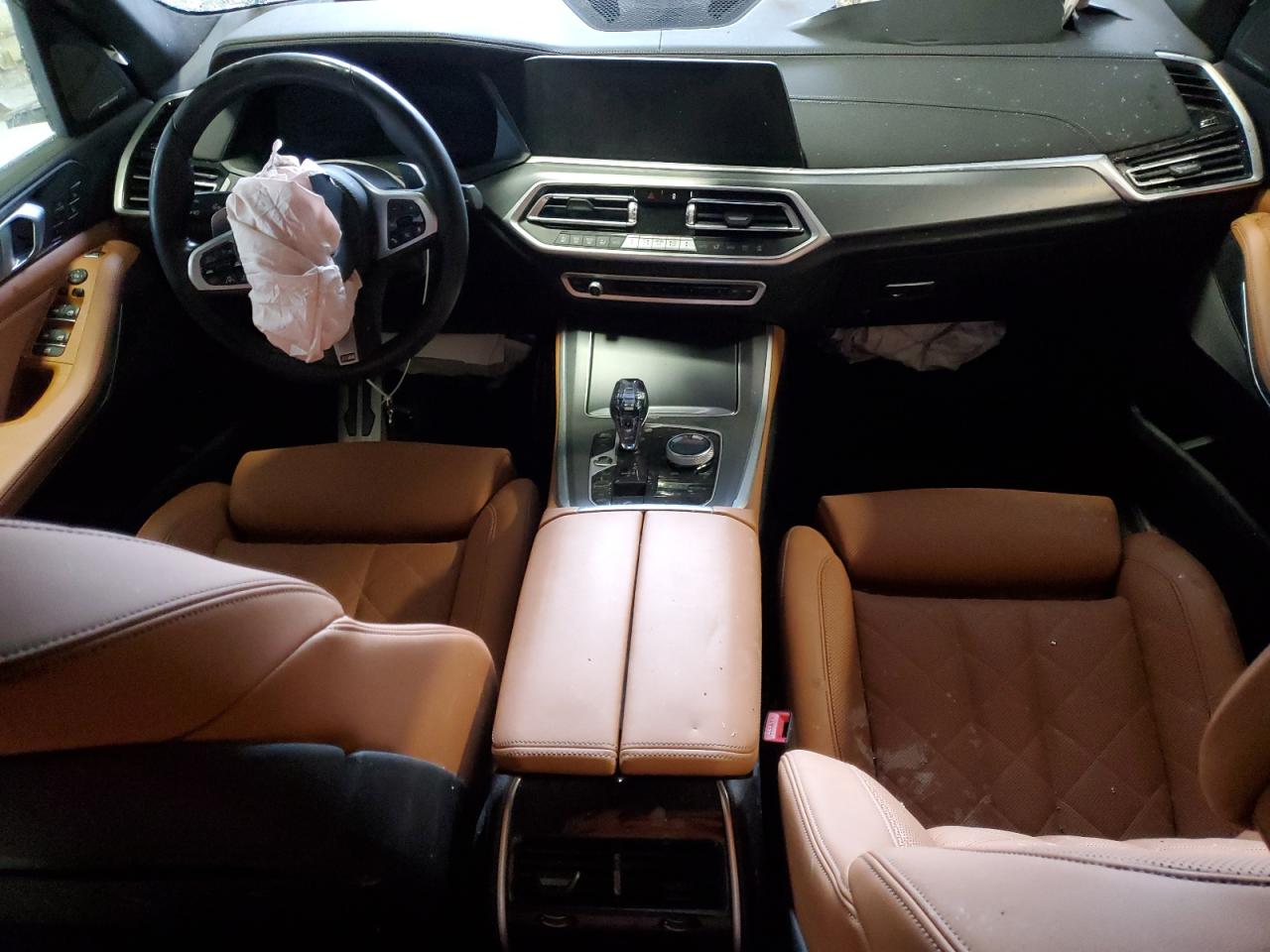 BMW X Series M50i Image 10