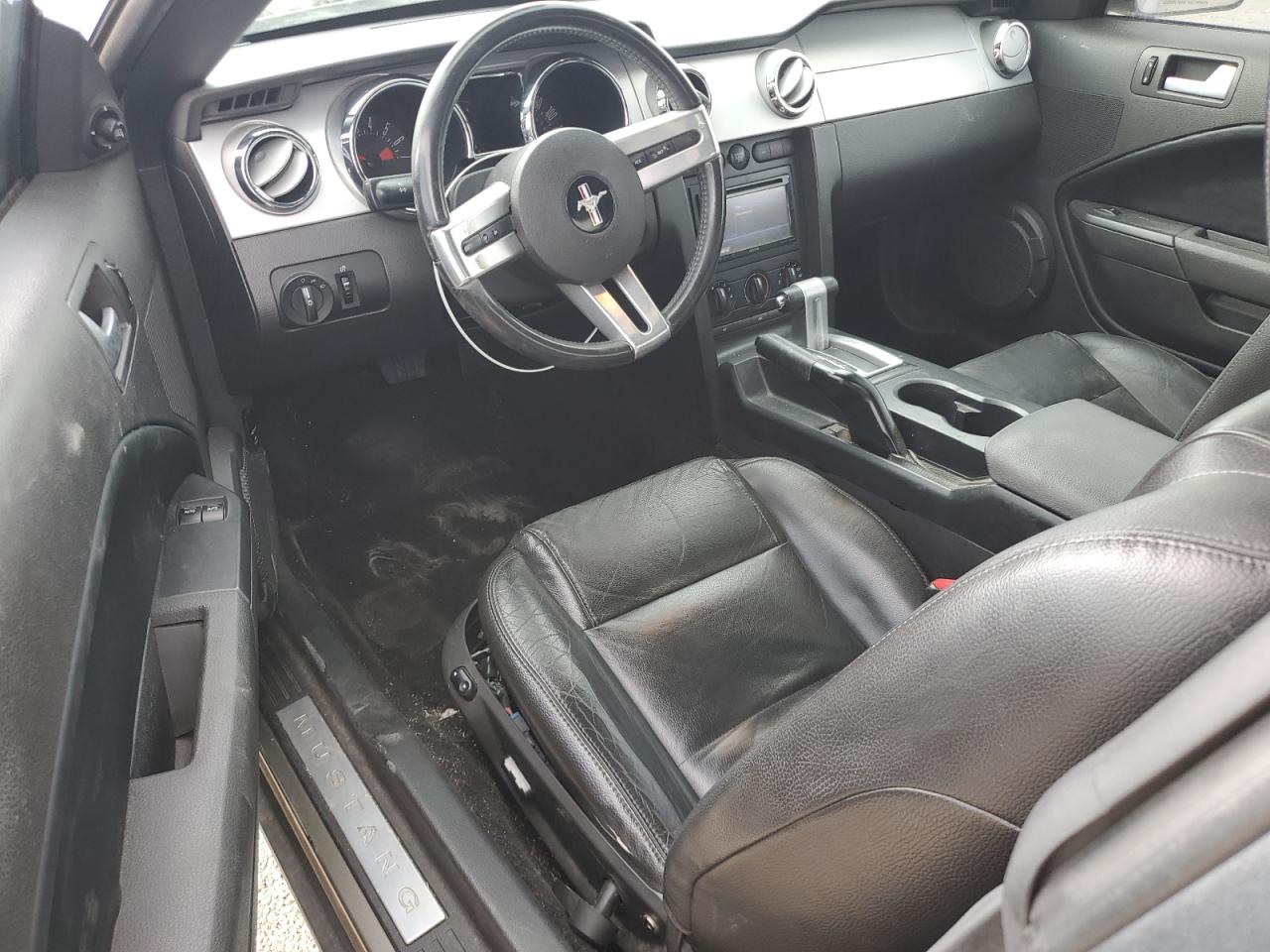 Ford Mustang Image 5