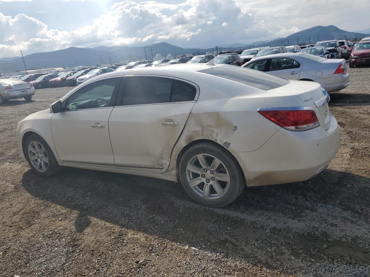 Buick LaCrosse Premium Image 2