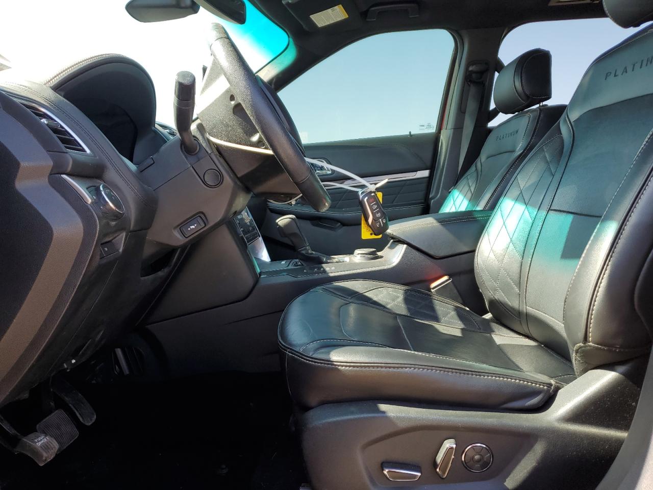 Ford Explorer Platinum Image 9