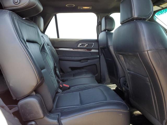 Ford Explorer Platinum Image 3