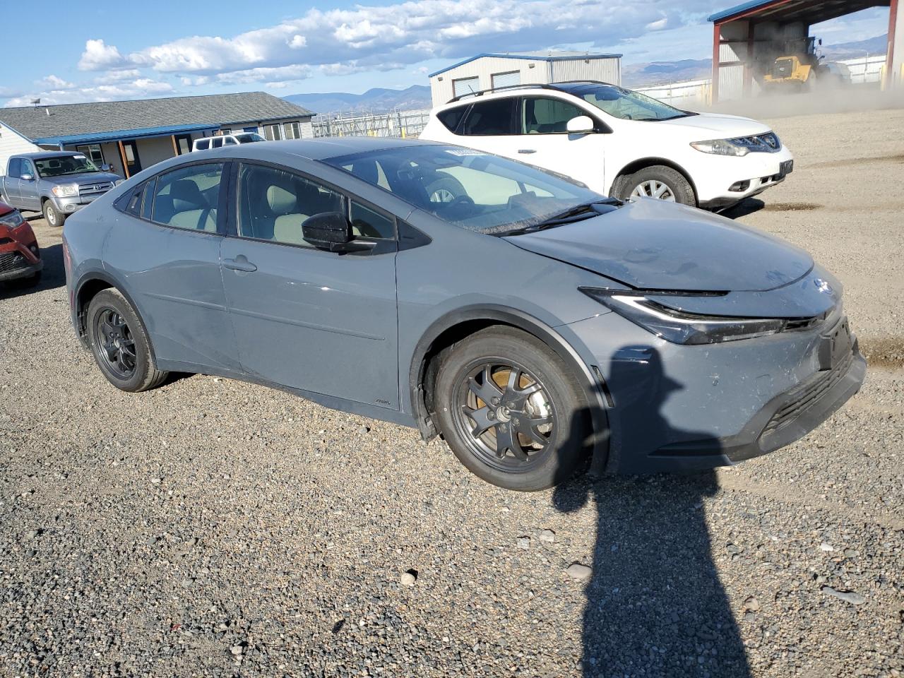 Toyota Prius Le Image 11