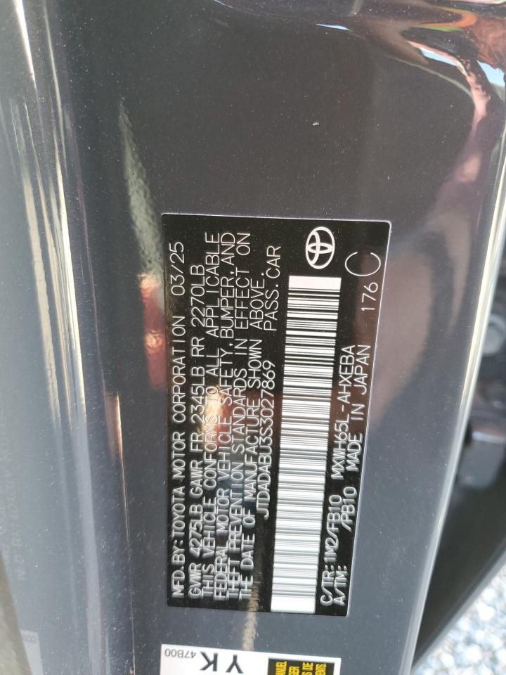 Toyota Prius Le Image 4