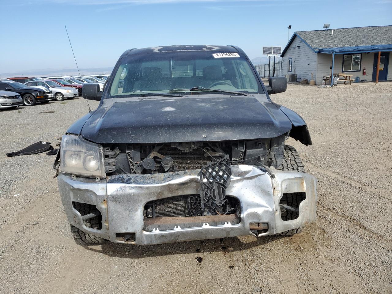 Nissan Titan Xe Image 11