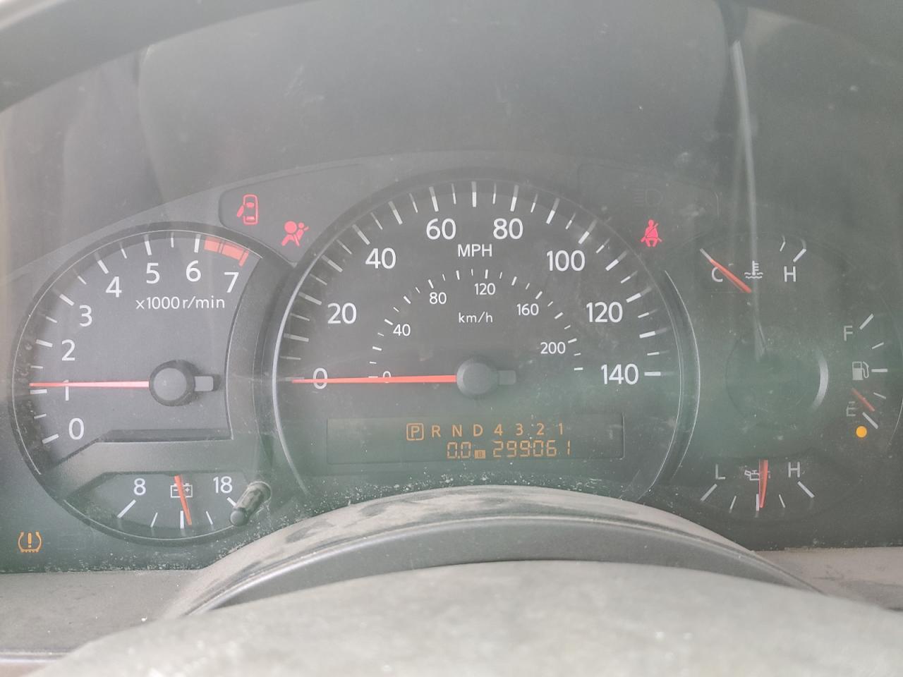 Nissan Titan Xe Image 6