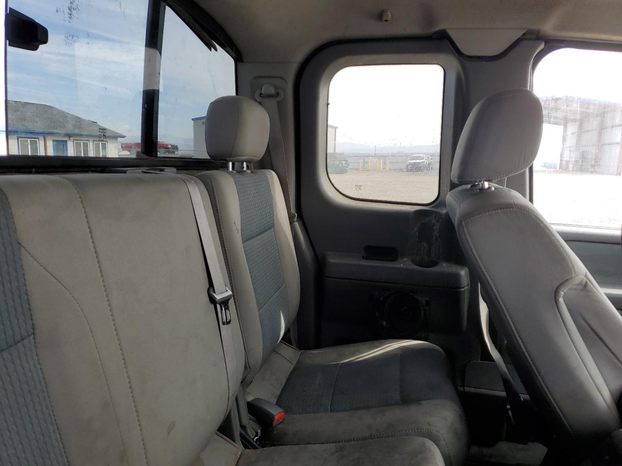 Nissan Titan Xe Image 5