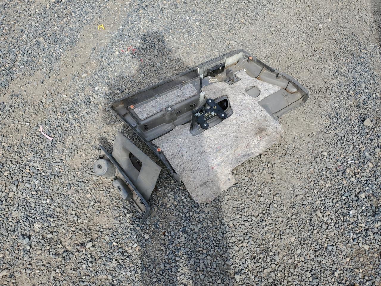 Nissan Titan Xe Image 4