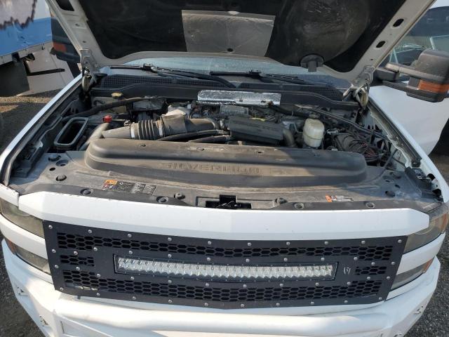 Chevrolet Silverado K3500 Image 11