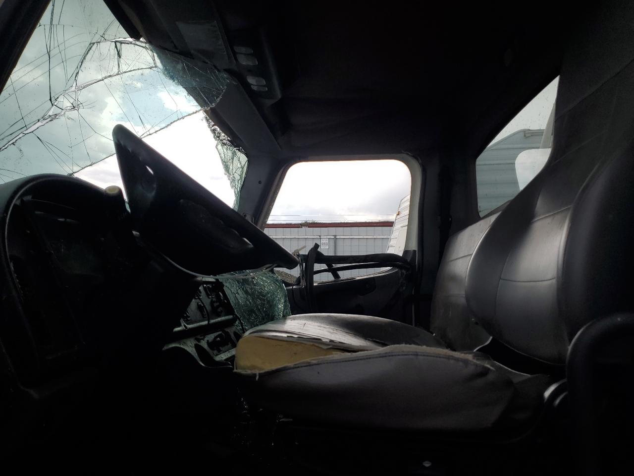 Freightliner M2 106 Med 106 Medium Duty Image 2