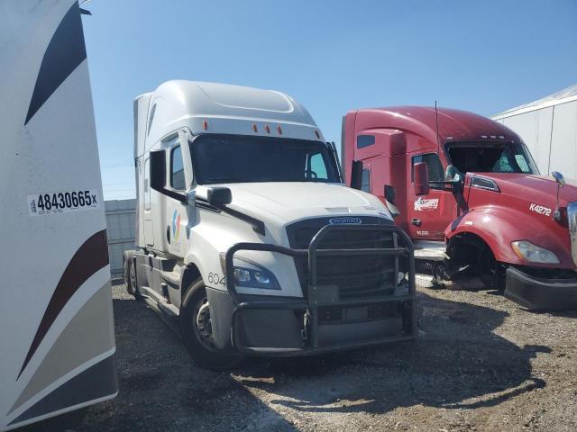  Salvage Freightliner Cascadia 1