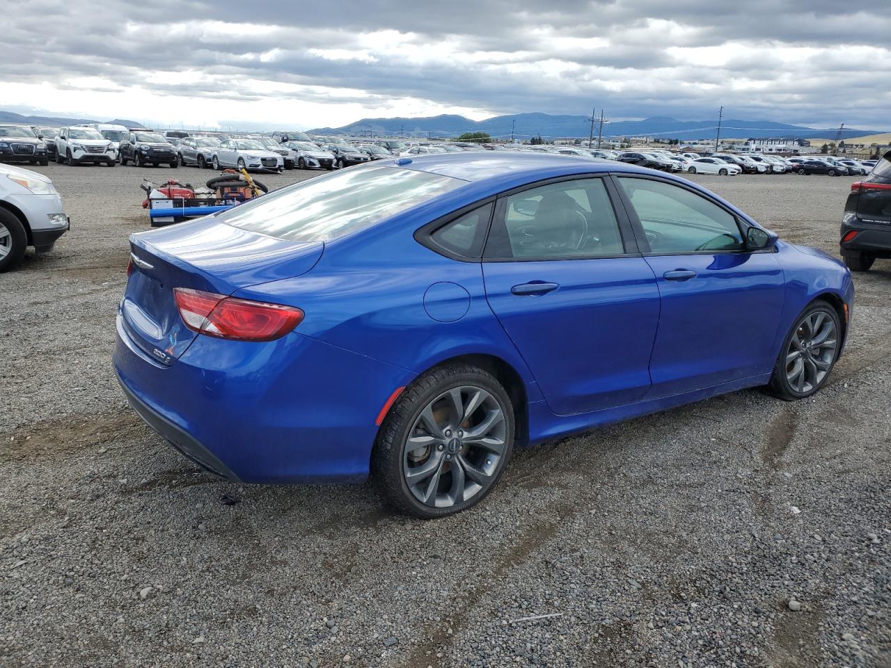 Chrysler 200 S Image 2