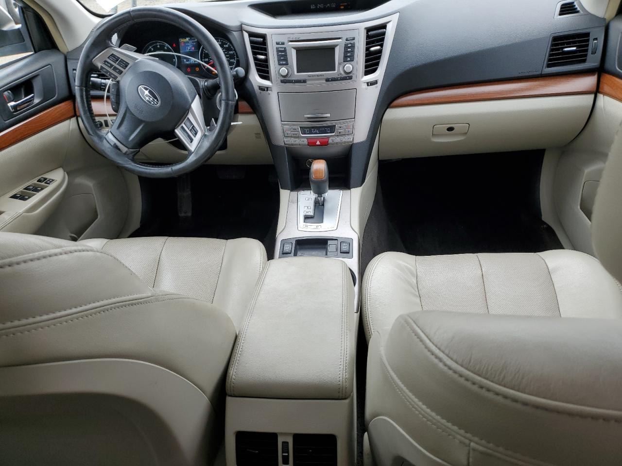 Subaru Outback 2.5i Limited Image 6