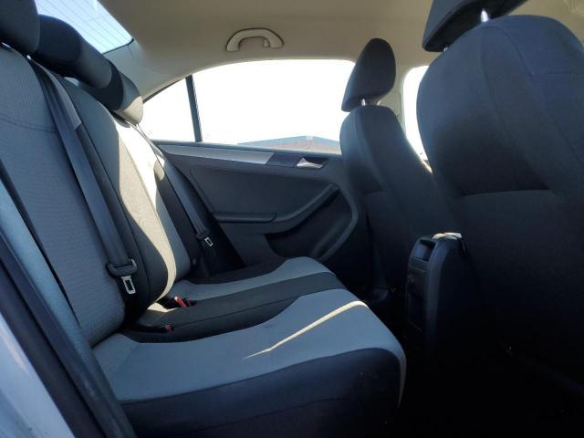 Volkswagen Jetta S Image 9