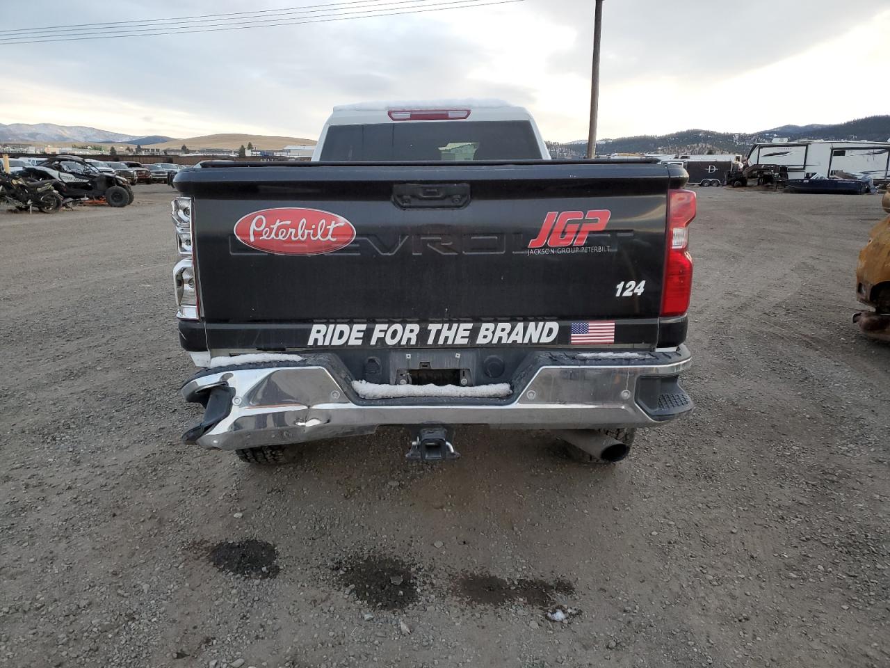 Chevrolet Silverado K2500 Heavy Duty Image 2