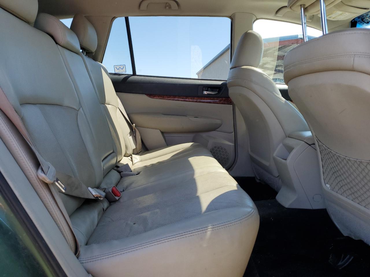 Subaru Outback 2.5i Limited Image 10