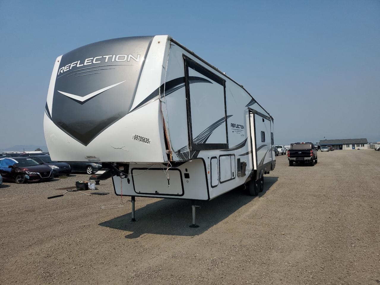 Grand Desi Reflection Image 4