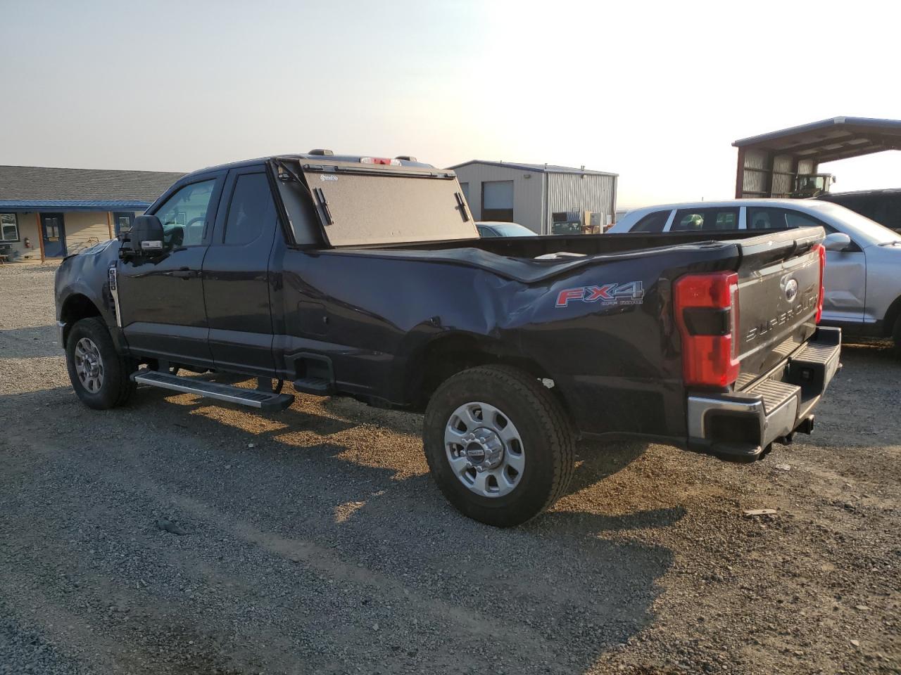 Ford F-350 Super Duty Image 2