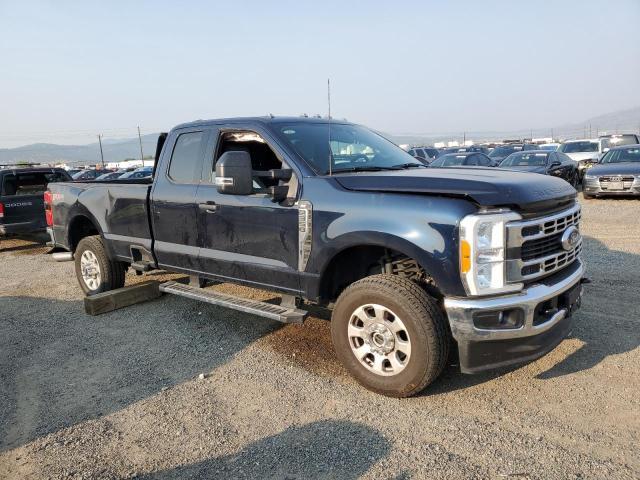 Ford F-350 Super Duty Image 4