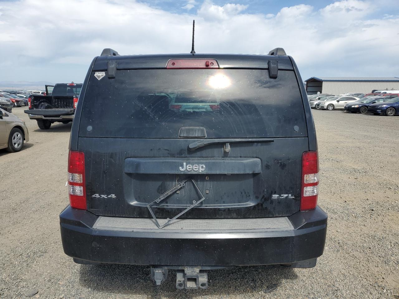 Jeep Liberty Sport Image 13