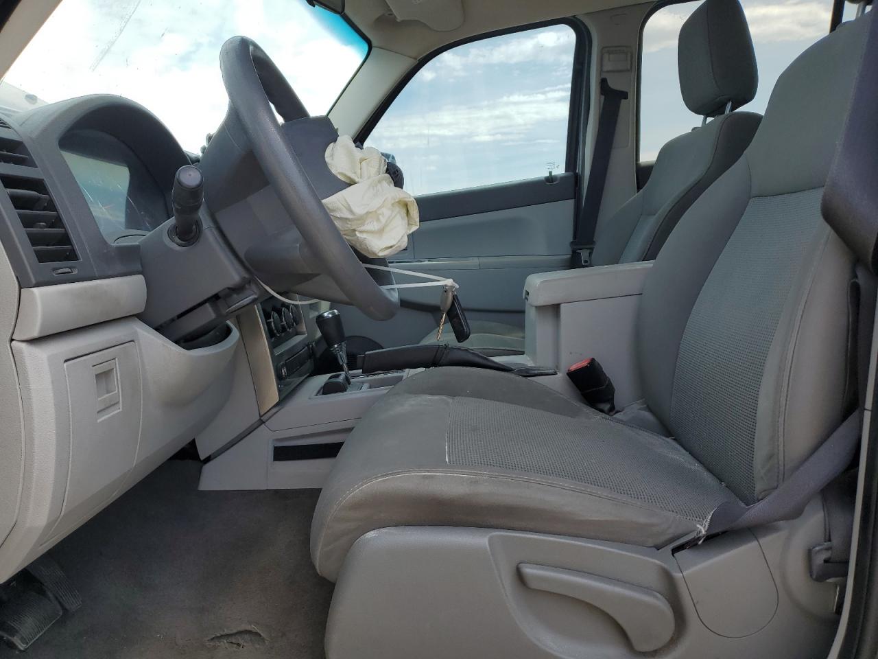 Jeep Liberty Sport Image 6