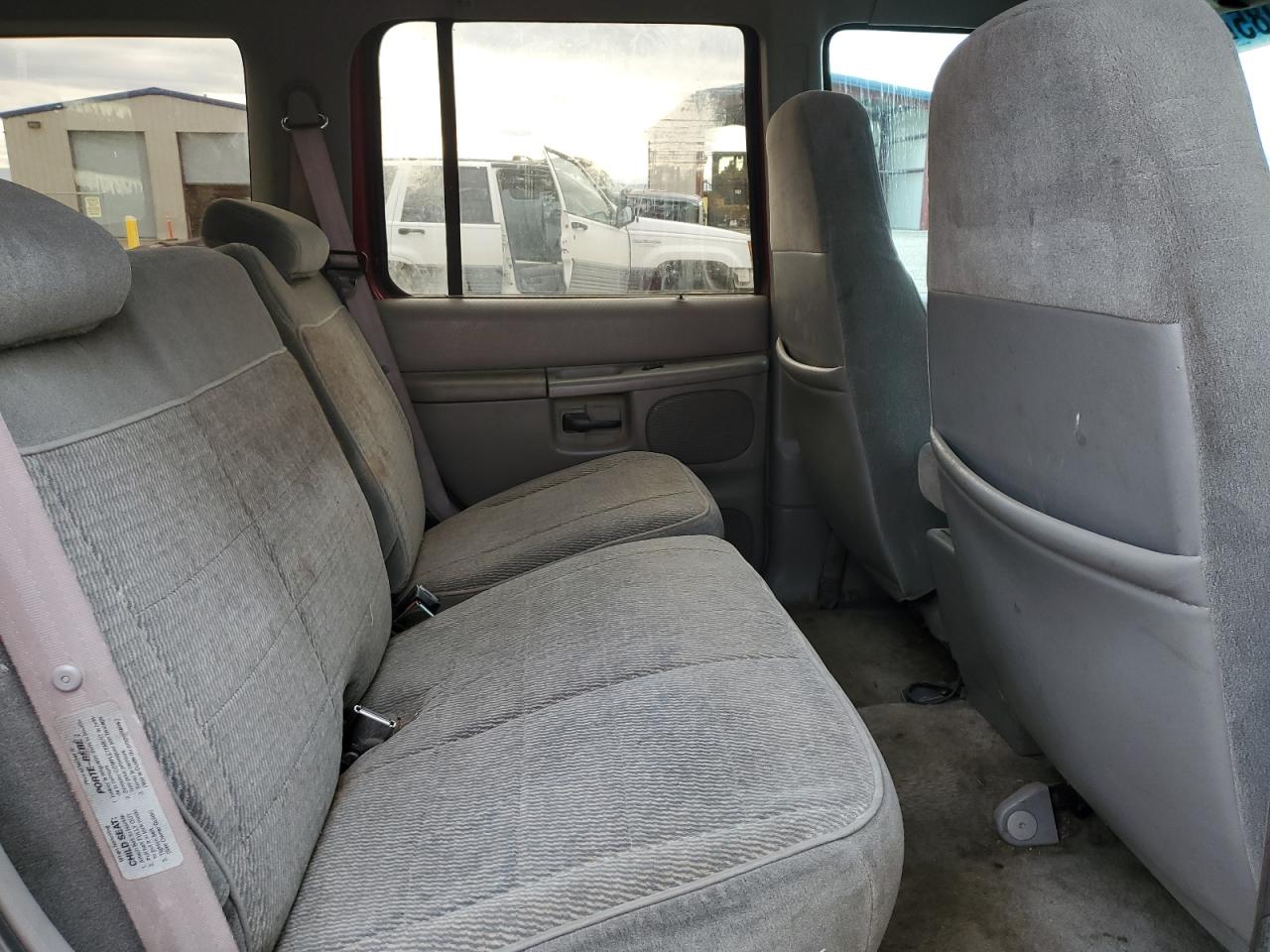 Ford Explorer Image 12