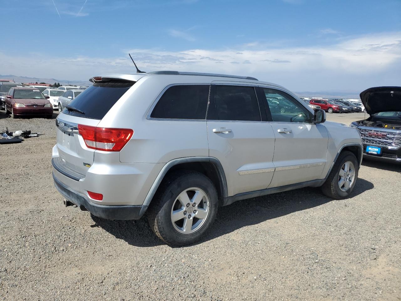 Jeep Grand Cherokee Laredo Image 2
