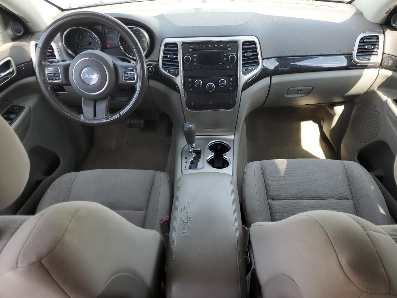 Jeep Grand Cherokee Laredo Image 7