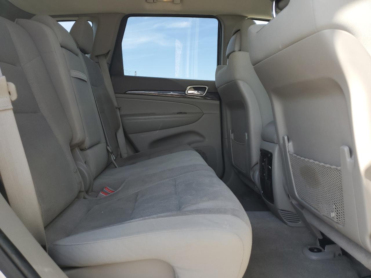 Jeep Grand Cherokee Laredo Image 11