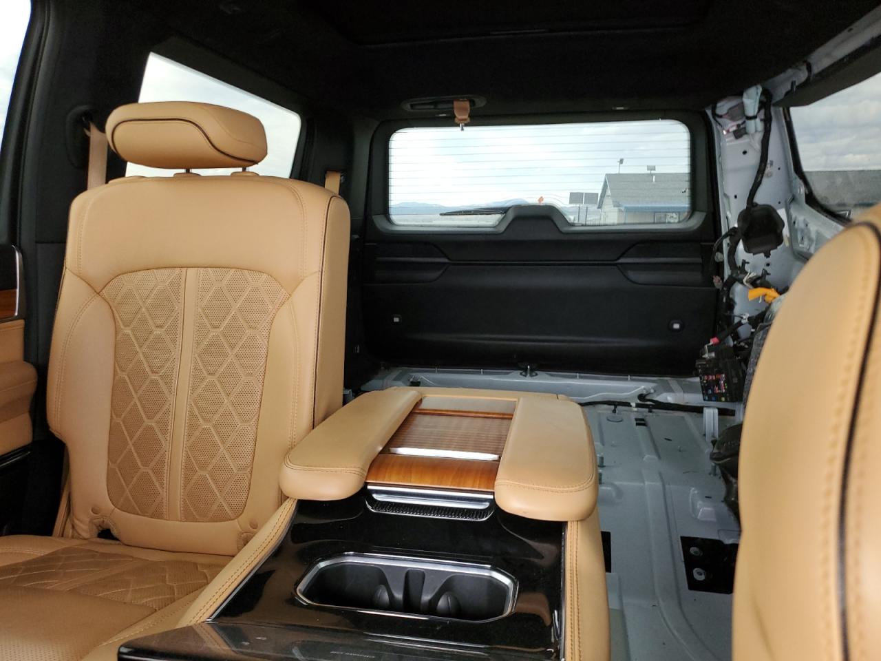 Jeep Grand Wagoneer Series Iii Image 7