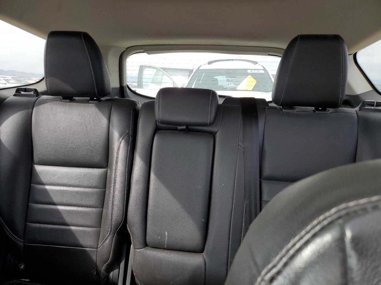 Ford Escape Titanium Image 12