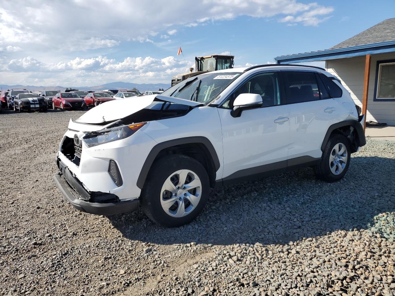 Toyota RAV4 Le Image 1
