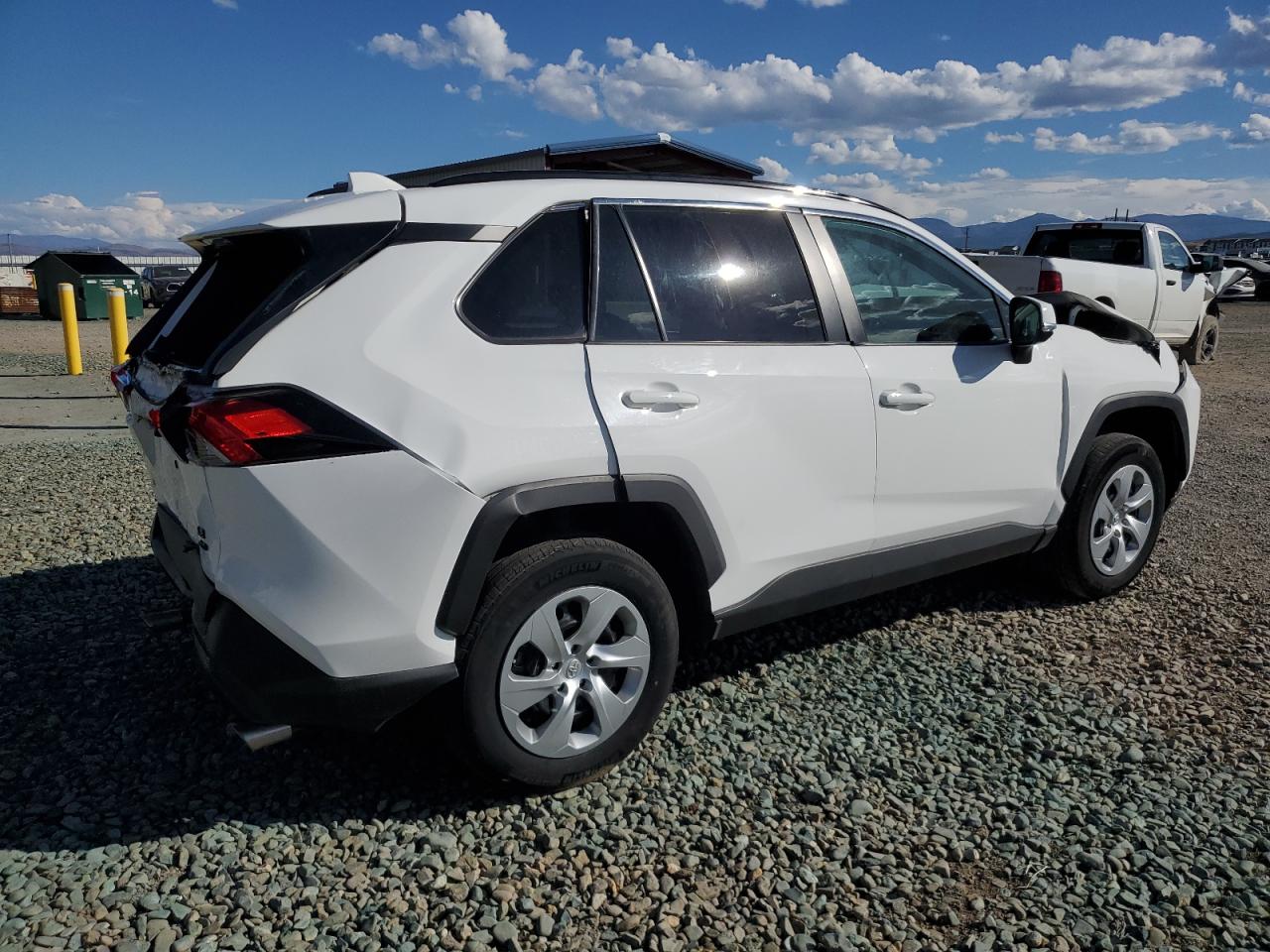 Toyota RAV4 Le Image 5