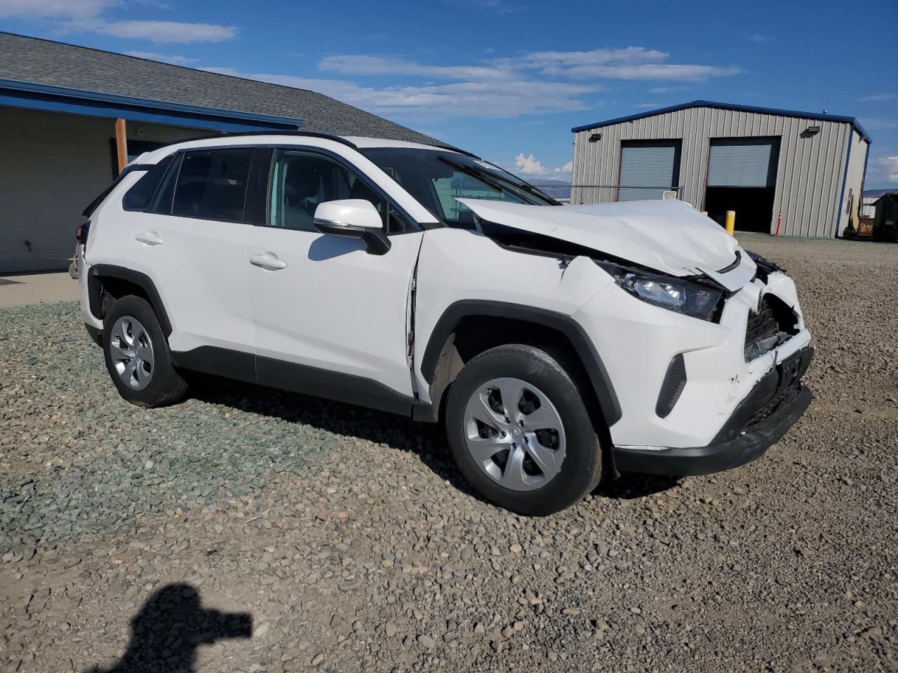 Toyota RAV4 Le Image 13