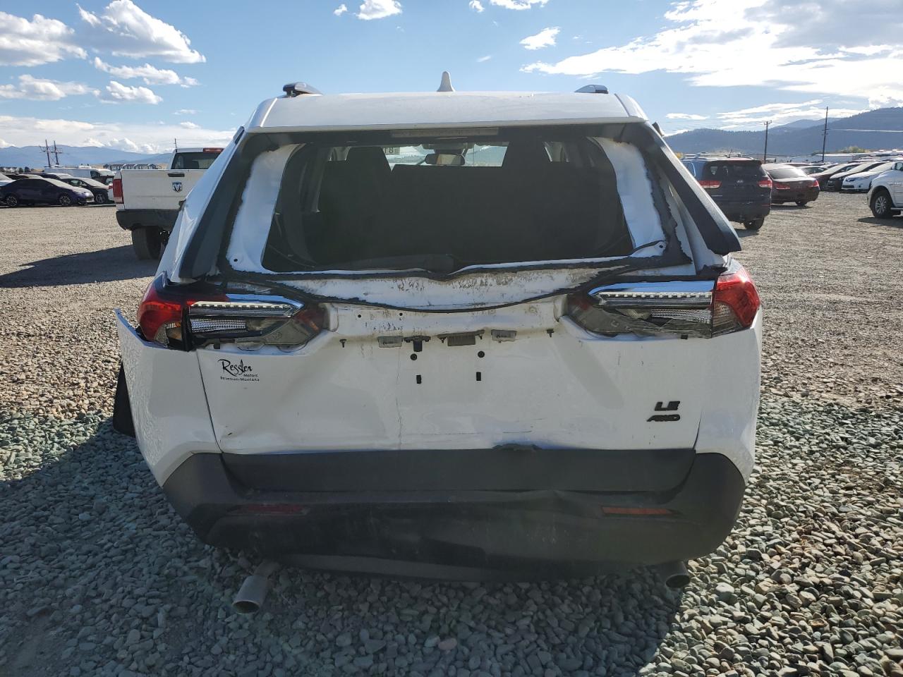 Toyota RAV4 Le Image 3