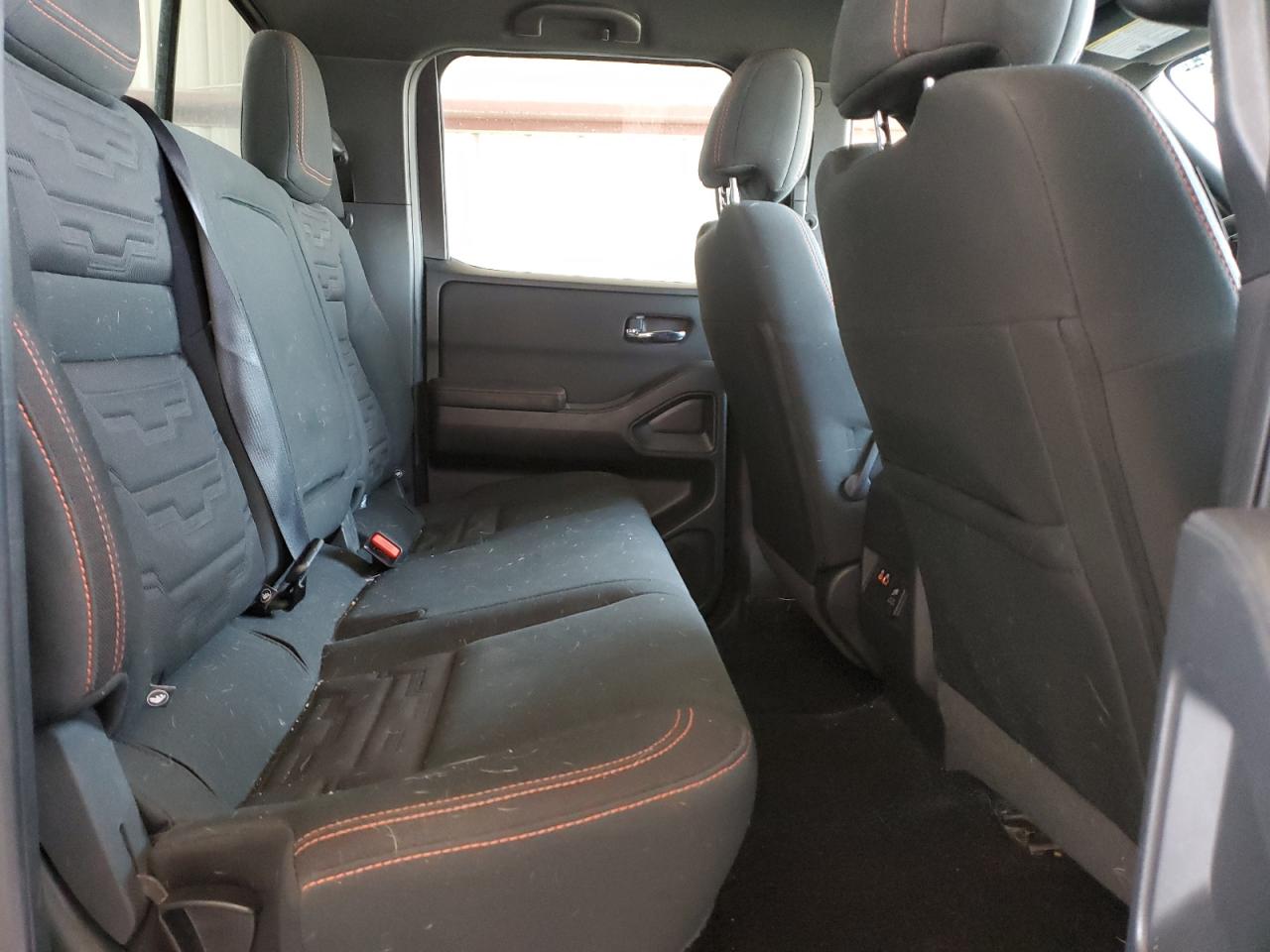 Nissan Frontier S Image 7