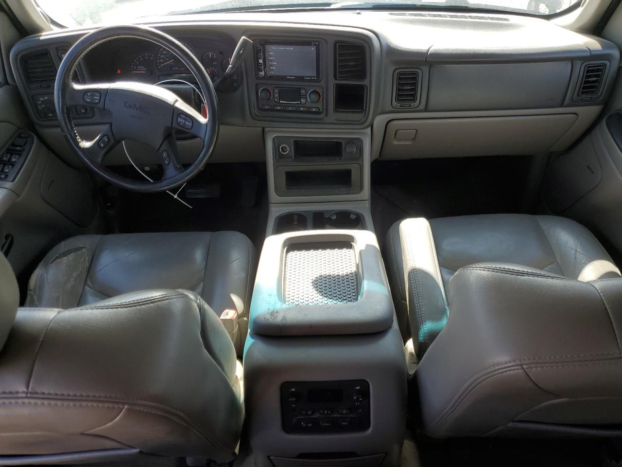 GMC Yukon K1500 Image 9