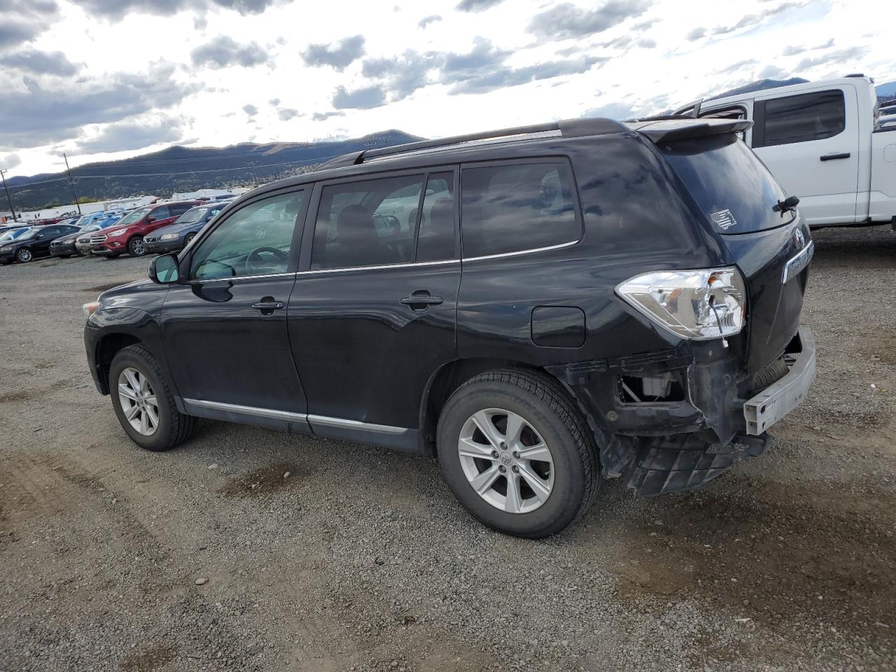 Toyota Highlander Base Image 13