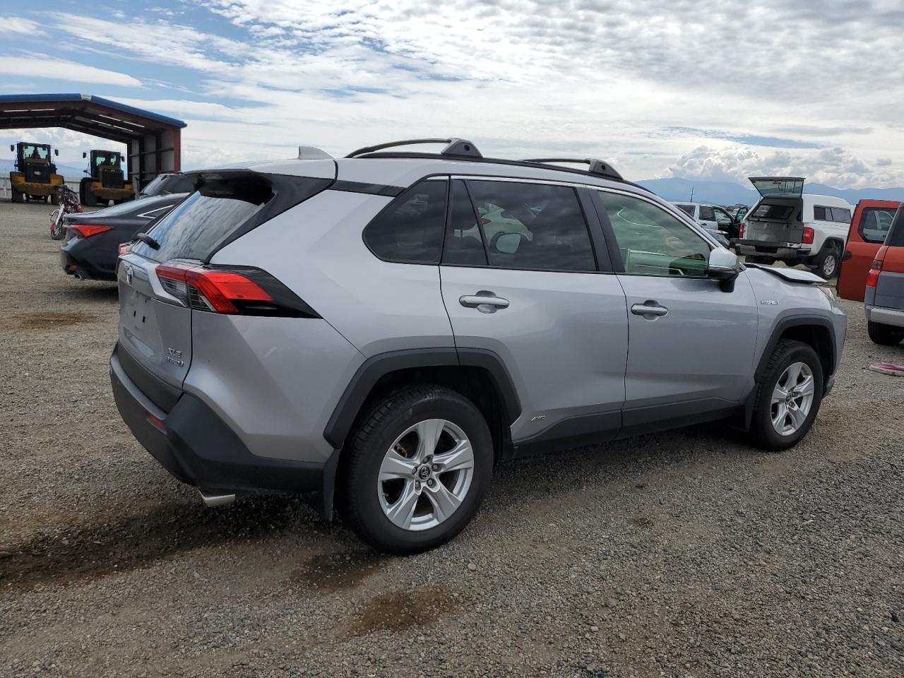 Toyota RAV4 Xle Image 3